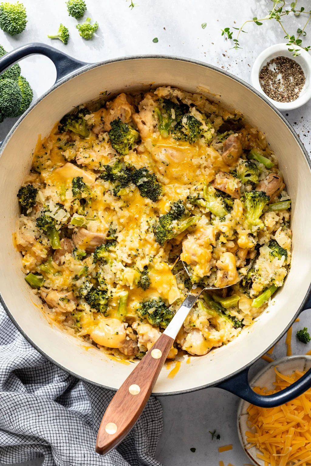 Cheesy Chicken Broccoli and Rice (One-Pot)